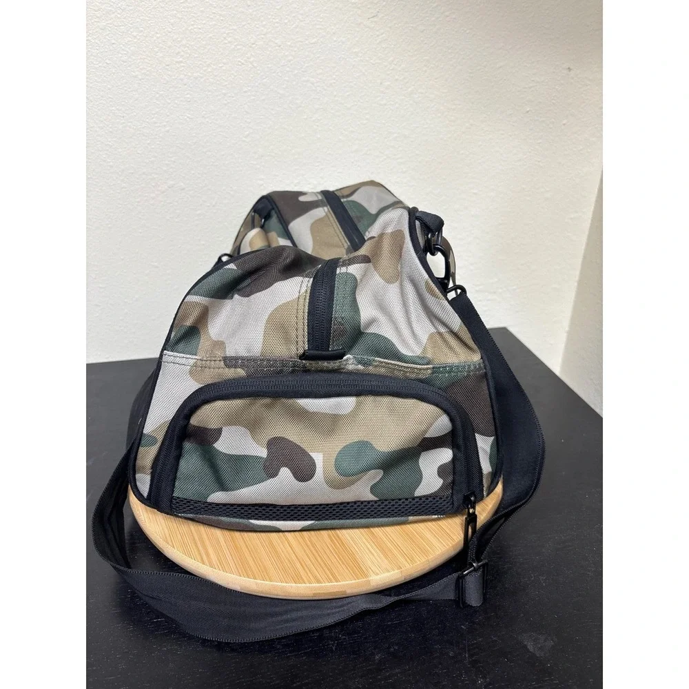 Vooray Burner‎ Gym Camo Bag Duffel Carry On Travel Weekender Sports Bag